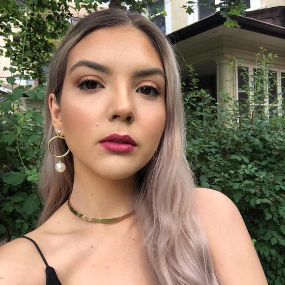 Meet your Posher, Dani! - Picture 1 of 2